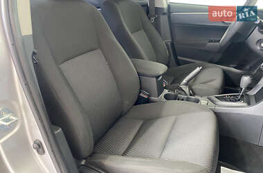 Седан Toyota Corolla 2015 в 