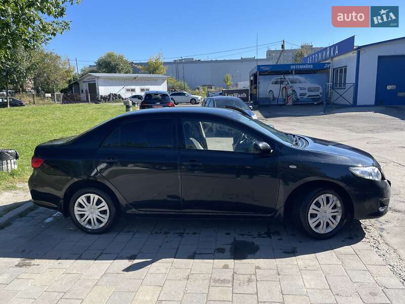 Седан Toyota Corolla 2008 в Львове