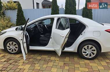 Седан Toyota Corolla 2013 в 