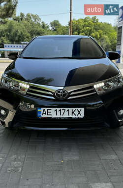 Седан Toyota Corolla 2014 в 