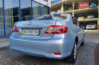 Седан Toyota Corolla 2011 в 