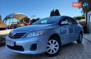 Седан Toyota Corolla 2011 в 
