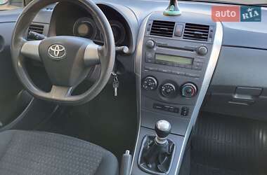 Седан Toyota Corolla 2011 в 