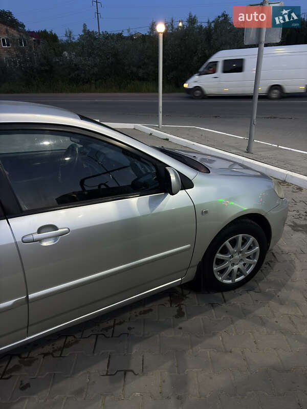 Седан Toyota Corolla 2005 в Чернівцях фото 9 Седан Toyota Corolla 2005 в Чернівцях