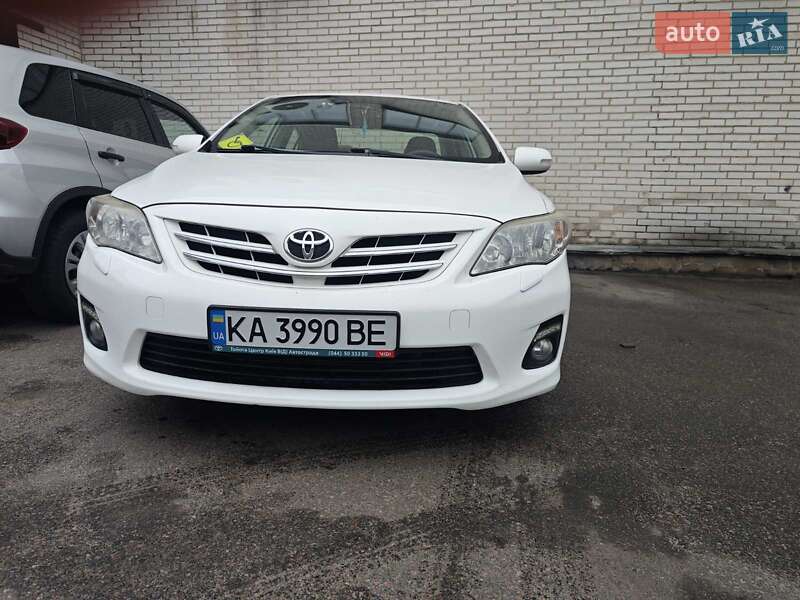 Седан Toyota Corolla 2012 в 