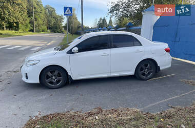 Седан Toyota Corolla 2013 в 