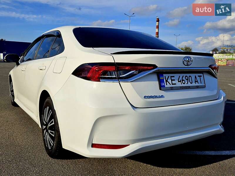Седан Toyota Corolla 2019 в Днепре
