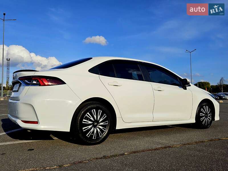 Седан Toyota Corolla 2019 в Днепре