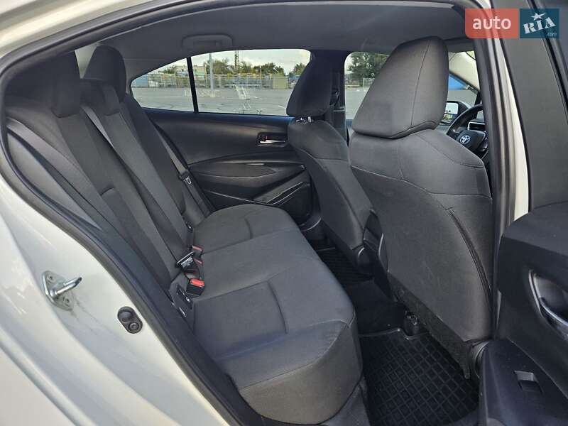 Седан Toyota Corolla 2019 в Днепре
