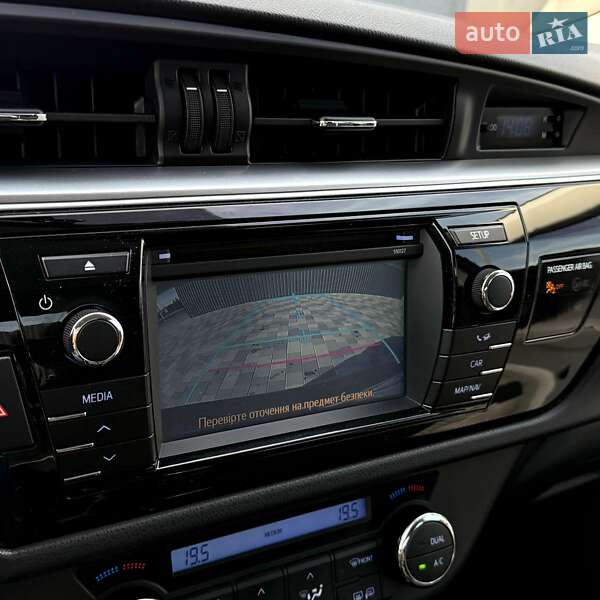 Седан Toyota Corolla 2016 в Полтаве