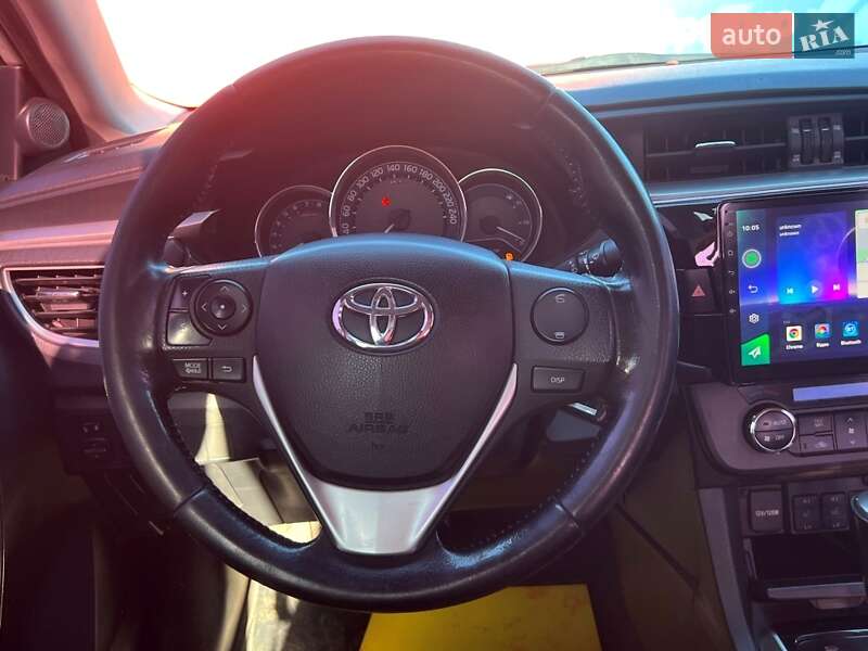 Седан Toyota Corolla 2013 в Києві