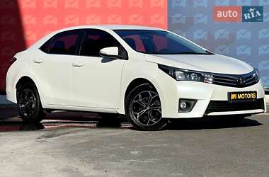 Седан Toyota Corolla 2013 в Киеве