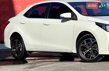 Седан Toyota Corolla 2013 в 