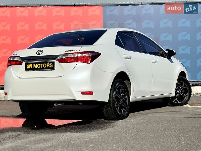 Седан Toyota Corolla 2013 в Києві