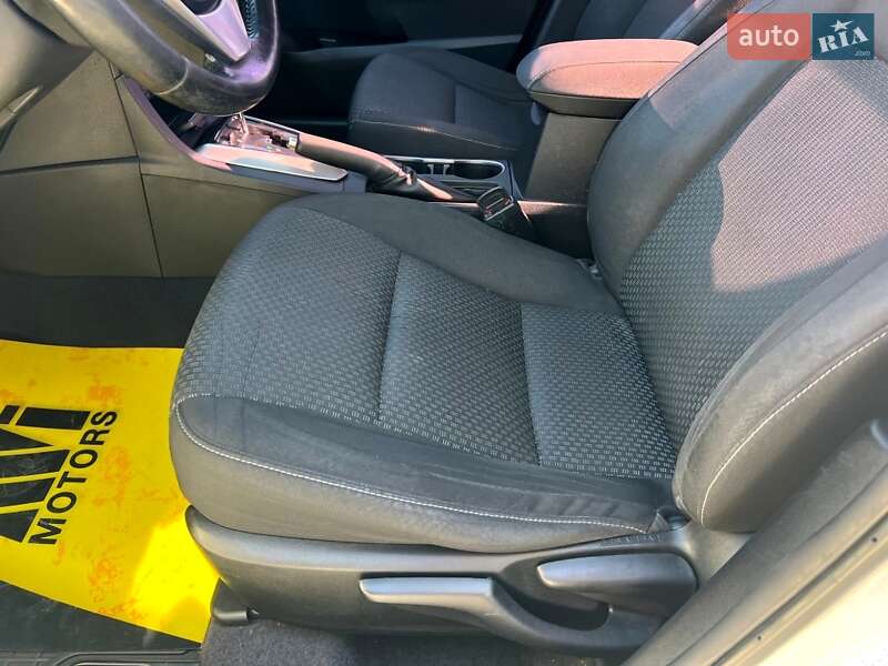 Седан Toyota Corolla 2013 в Києві