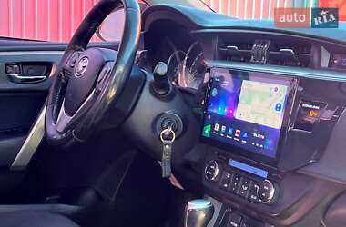 Седан Toyota Corolla 2013 в 
