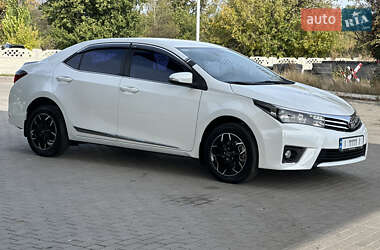 Седан Toyota Corolla 2013 в 