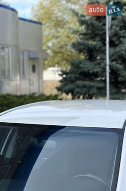 Седан Toyota Corolla 2013 в 
