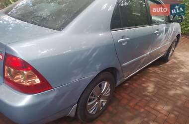 Седан Toyota Corolla 2005 в 