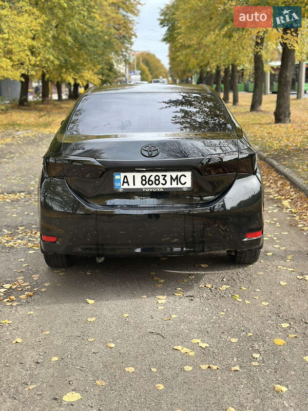 Седан Toyota Corolla 2014 в Харкові