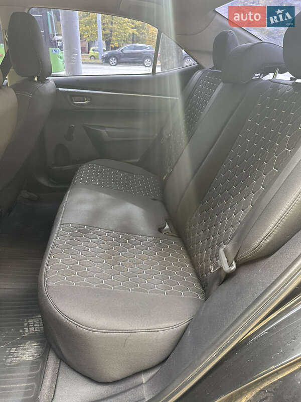 Седан Toyota Corolla 2014 в Харкові