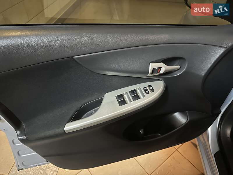 Седан Toyota Corolla 2008 в Конотопе