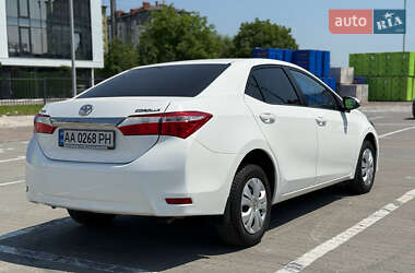 Седан Toyota Corolla 2015 в  фото 3 Седан Toyota Corolla 2015 в