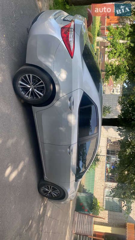 Седан Toyota Corolla 2016 в Черкасах