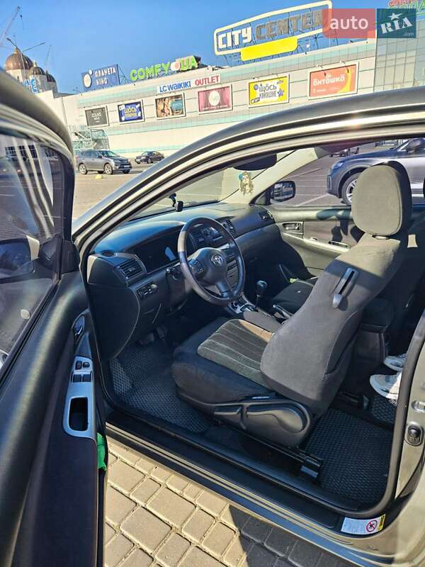 Хетчбек Toyota Corolla 2005 в Одесі