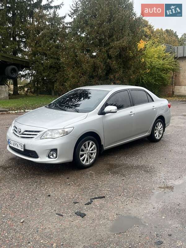 Седан Toyota Corolla 2012 в Ставище