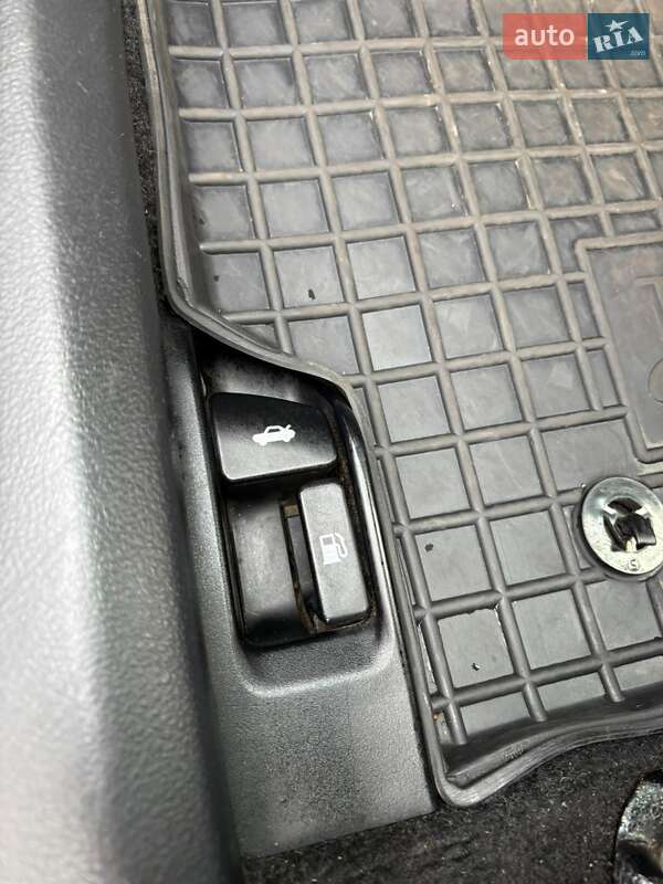 Седан Toyota Corolla 2010 в Днепре фото 32 Седан Toyota Corolla 2010 в Днепре