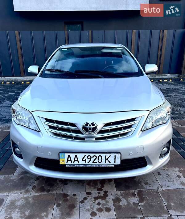 Седан Toyota Corolla 2011 в 