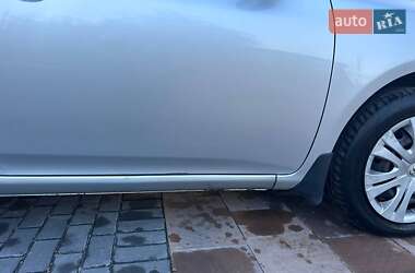 Седан Toyota Corolla 2011 в 