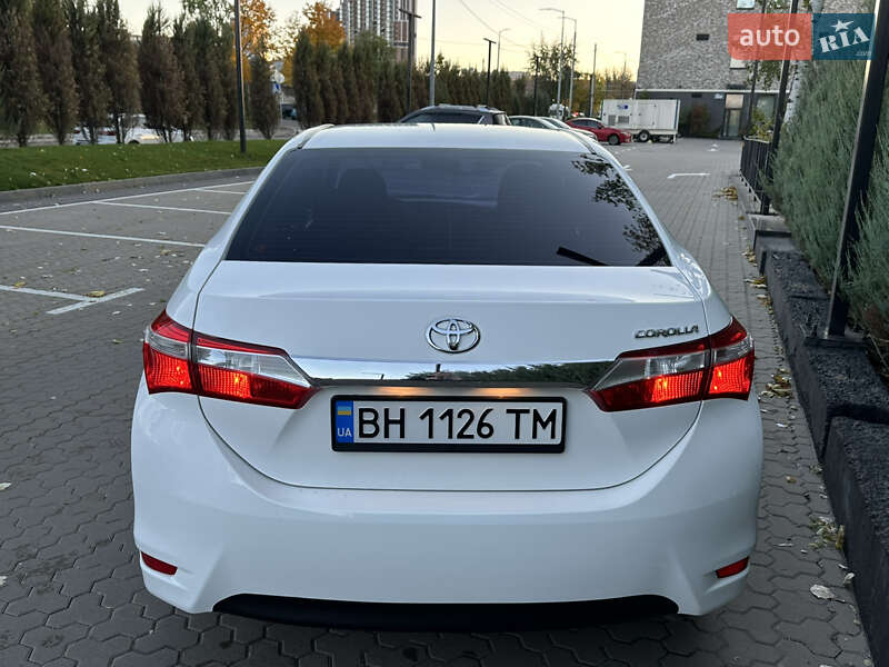 Седан Toyota Corolla 2018 в Киеве фото 12 Седан Toyota Corolla 2018 в Киеве