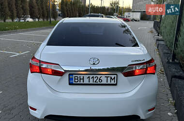 Седан Toyota Corolla 2018 в 