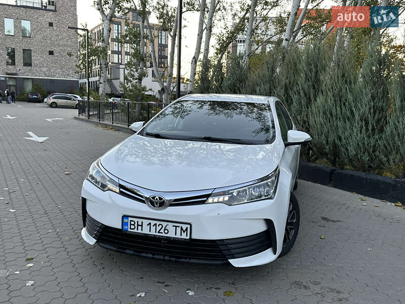 Седан Toyota Corolla 2018 в Киеве фото 13 Седан Toyota Corolla 2018 в Киеве