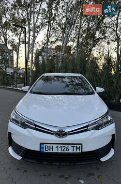 Седан Toyota Corolla 2018 в 