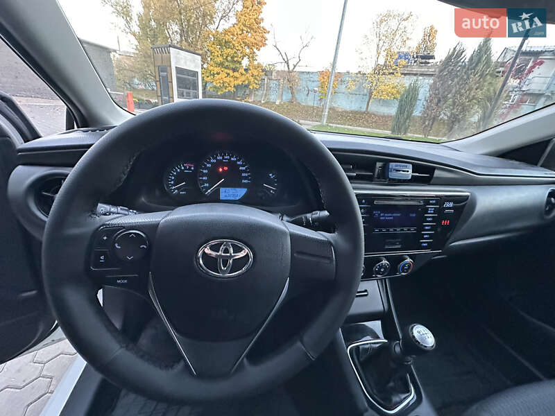 Седан Toyota Corolla 2018 в Киеве фото 24 Седан Toyota Corolla 2018 в Киеве