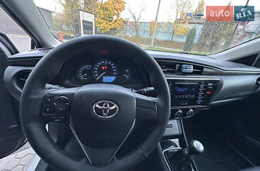 Седан Toyota Corolla 2018 в 