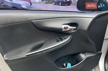 Седан Toyota Corolla 2011 в 