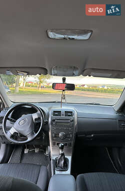 Седан Toyota Corolla 2009 в 