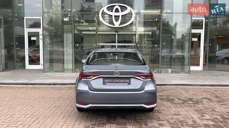 Седан Toyota Corolla 2020 в Киеве