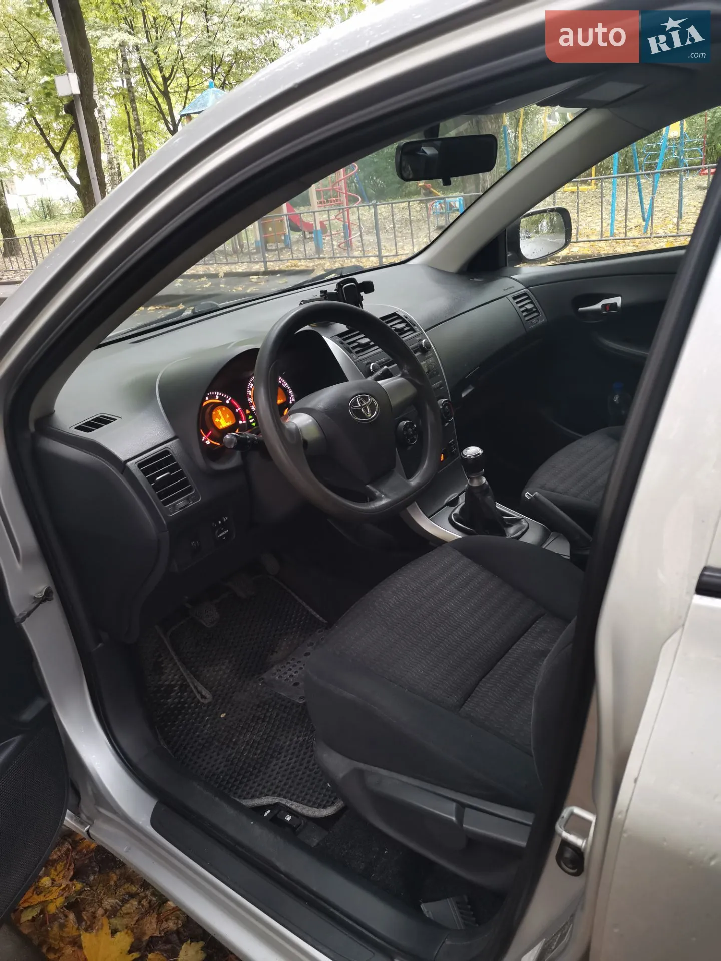 2011 Toyota Corolla - мініатюра 9