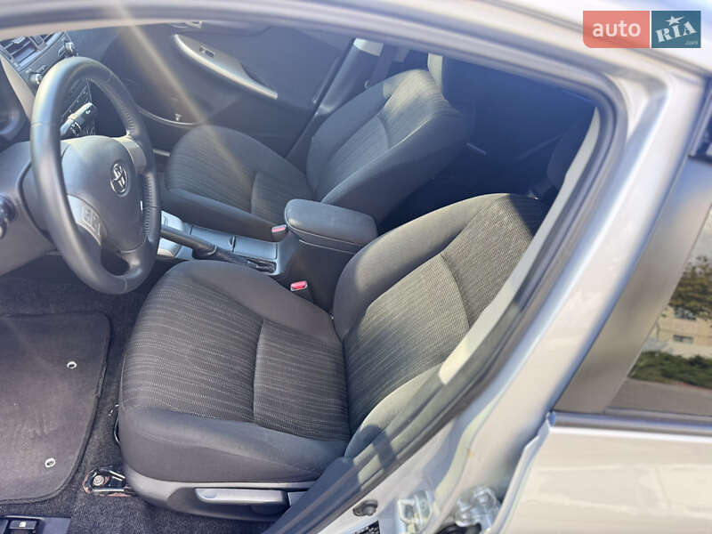 Седан Toyota Corolla 2008 в Одессе