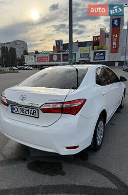 Седан Toyota Corolla 2013 в Харькове