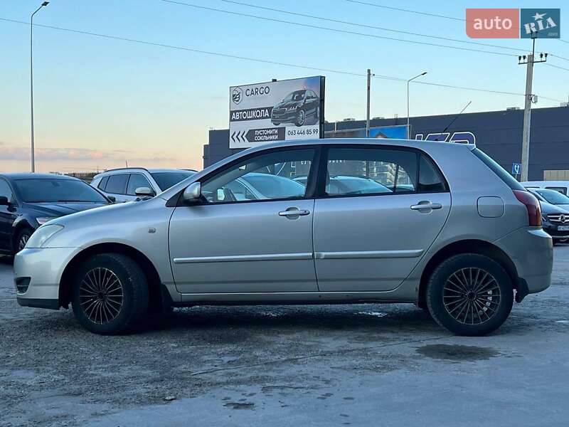 Хэтчбек Toyota Corolla 2004 в Львове