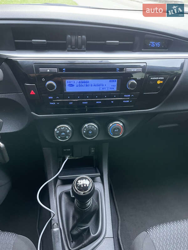 Седан Toyota Corolla 2014 в Киеве