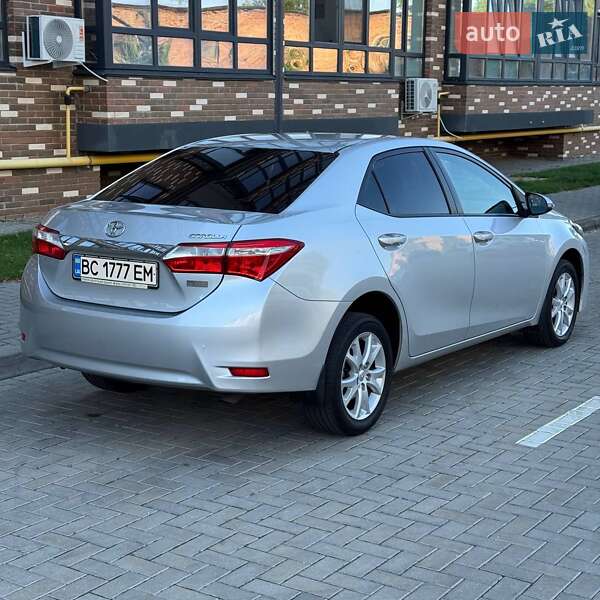 Седан Toyota Corolla 2016 в Житомире