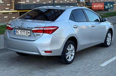 Седан Toyota Corolla 2016 в 