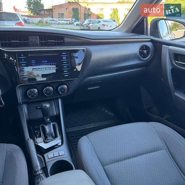 Седан Toyota Corolla 2016 в Житомире